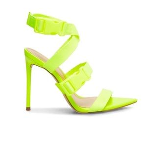 Winnie Harlow Steve Madden RumPunch Neon Yellow heels size 8